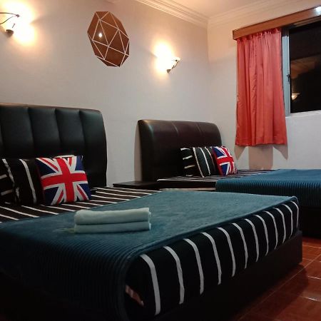 Glory Beach Resort Private Penthouse Port Dickson Exteriör bild