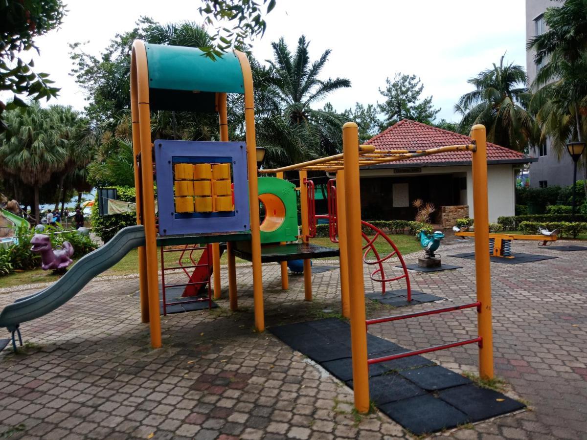Glory Beach Resort Private Penthouse Port Dickson Exteriör bild