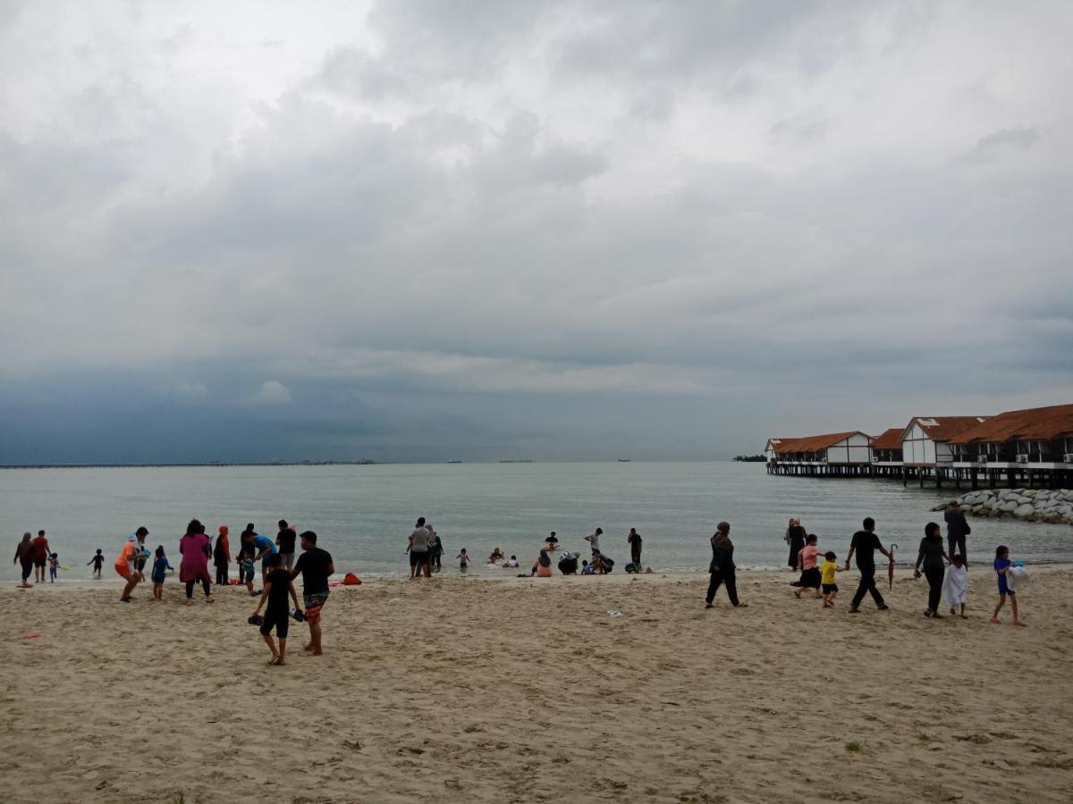 Glory Beach Resort Private Penthouse Port Dickson Exteriör bild