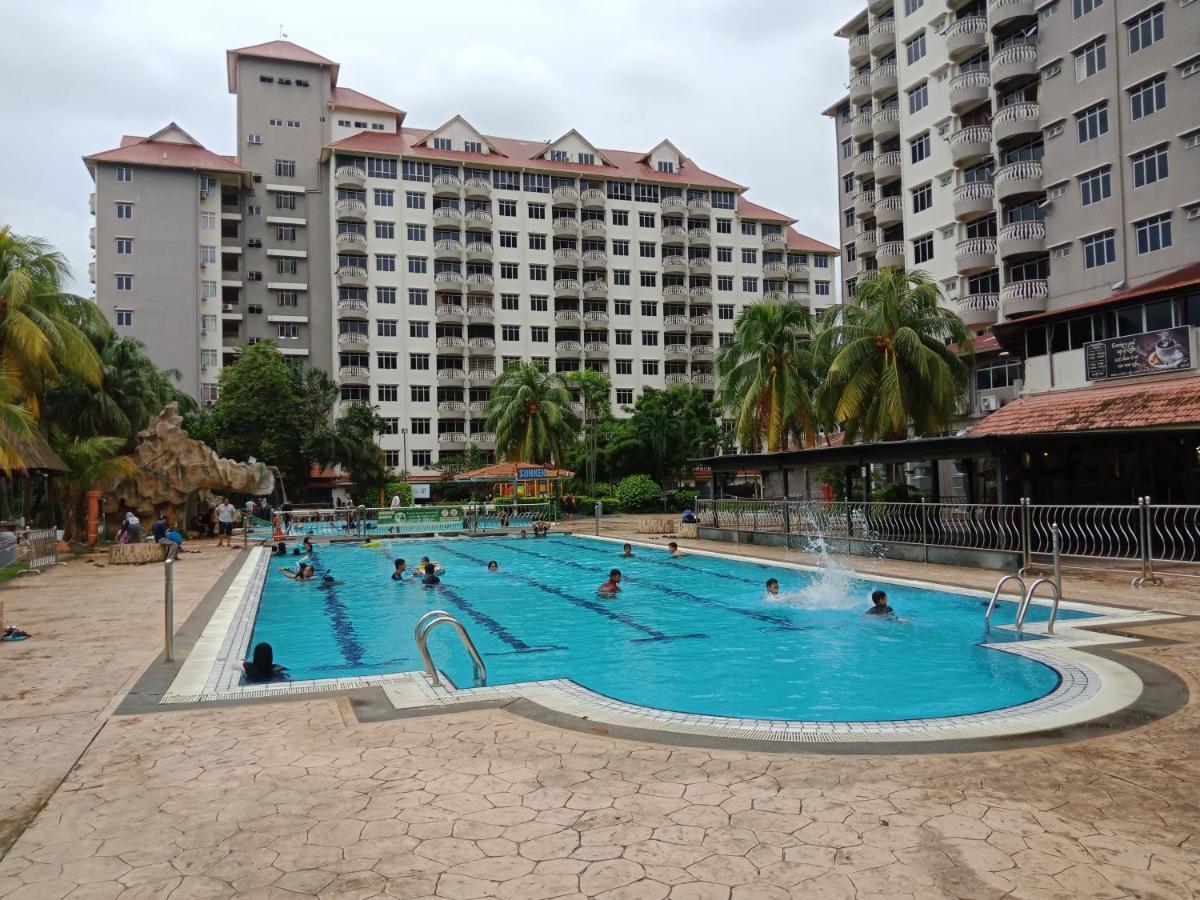 Glory Beach Resort Private Penthouse Port Dickson Exteriör bild