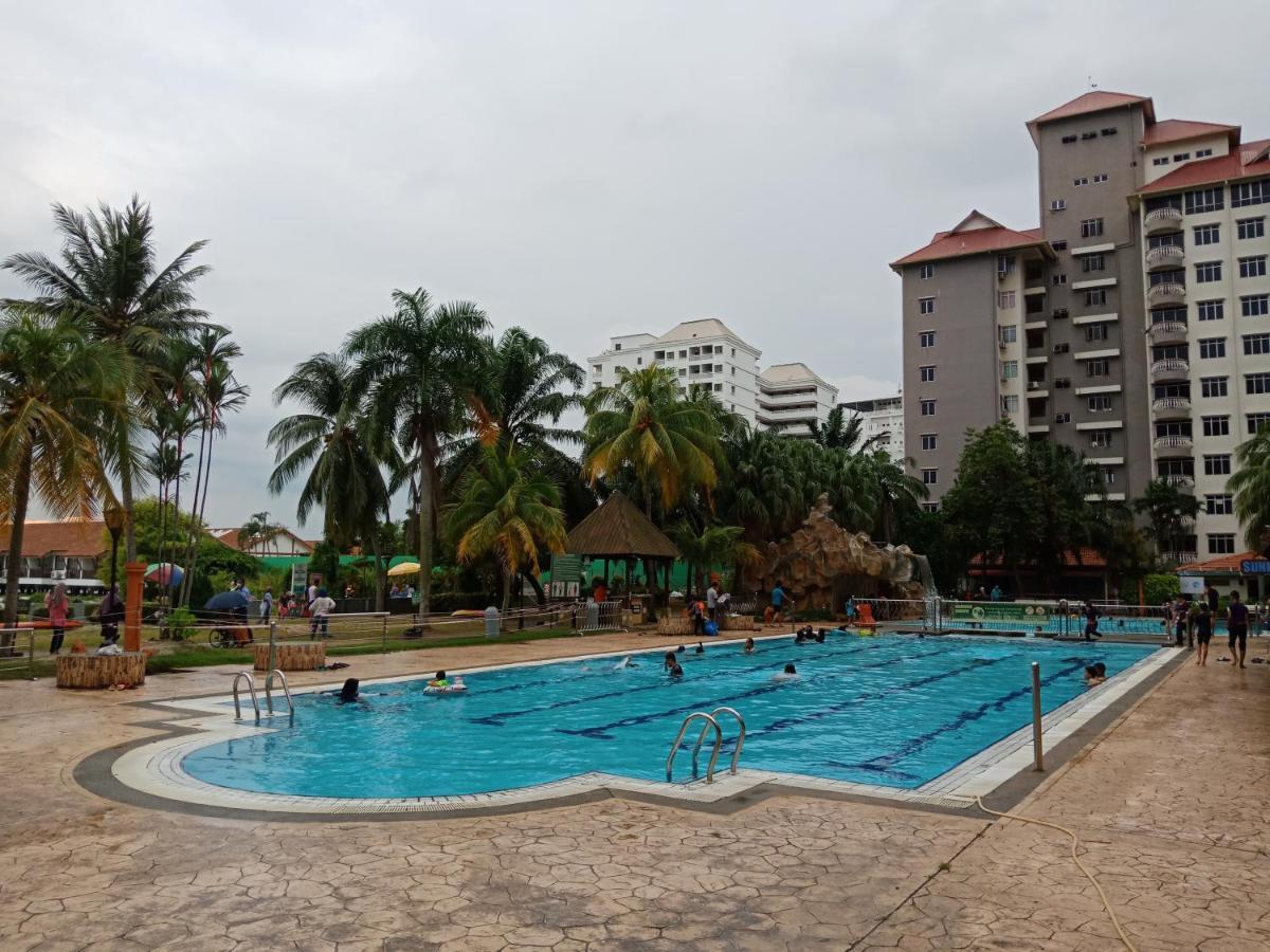 Glory Beach Resort Private Penthouse Port Dickson Exteriör bild